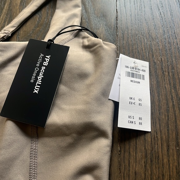 Abercrombie & Fitch YPB Sculptlux Active Onesie (M) FINAL SALE - Picture 2 of 3